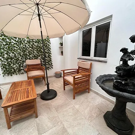 Hjs Plaza Suites Apartments I Apartment