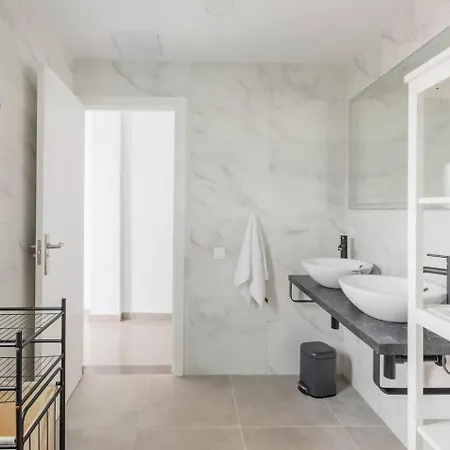 Hjs Plaza I * Las Palmas de Gran Canaria