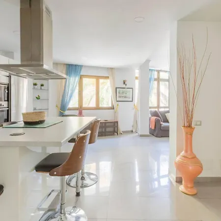 Hjs Plaza I * Las Palmas de Gran Canaria