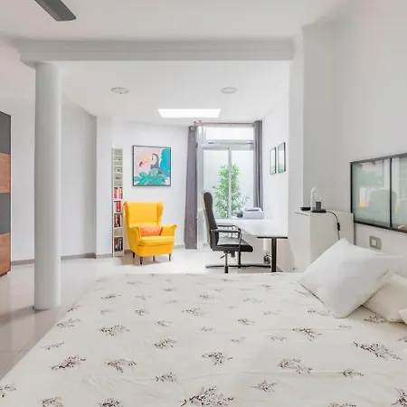 Hjs Plaza I アパート *