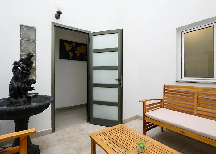 Hjs Plaza I Apartamento