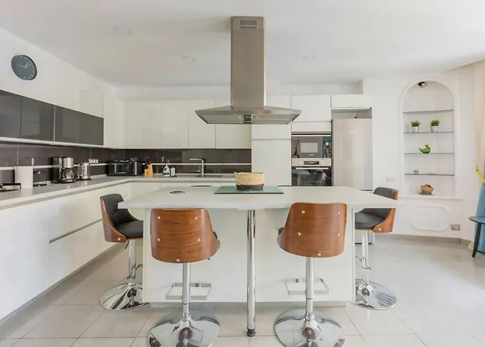 Hjs Plaza I * Las Palmas de Gran Canaria